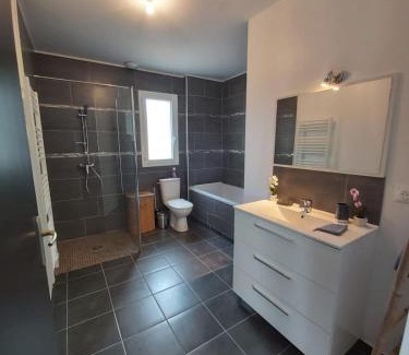 Commes House | La Goulette du Vary