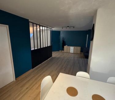 Anglesqueville-la-Bras-Long Apartment | La grange