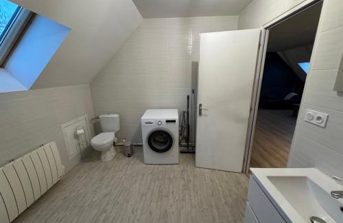 Anglesqueville-la-Bras-Long Apartment | La grange