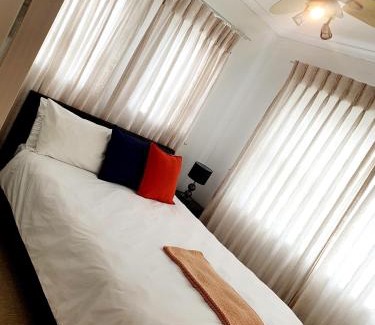 Bluewater Bay House | La Grace Executive Guesthouse