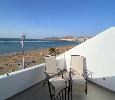 Las Palmas de Gran Canaria Apartment | La Grand Suite Las Canteras