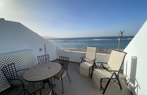 Las Palmas de Gran Canaria Apartment | La Grand Suite Las Canteras