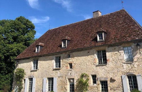 Vorly Bed & Breakfast | La grand' maison