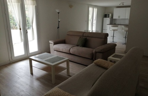 Ceyreste House | La Granette ground floor of provencal villa