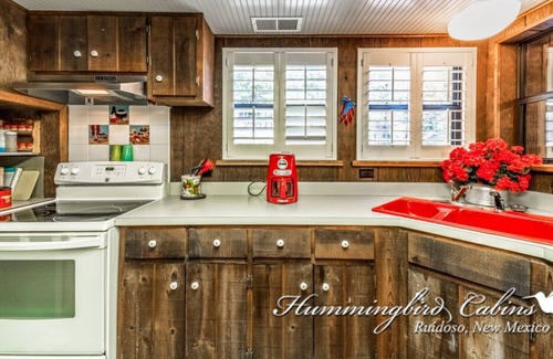 Ruidoso Cabin | La Grange! Adorable 2 bedroom cabin in the woods with hot tub
