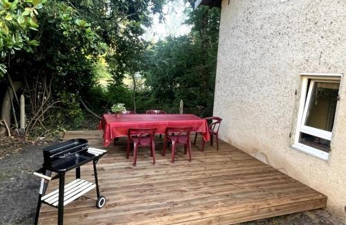 Uza House | La Grange Cirque