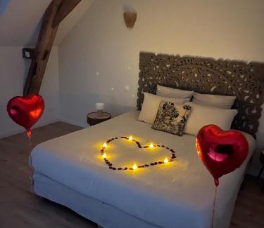 Parigne-lʼEveque House | La Grange Clyna - Love Room