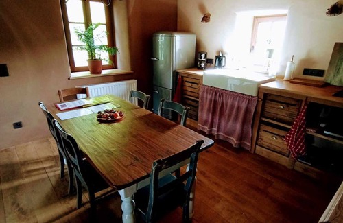 Onhaye House | La Grange de Fter Entourée par la Nature, les Bois, des Champs et un Étang!