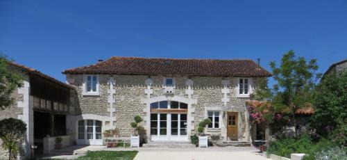 Nanteuil-de-Bourzac Bed & Breakfast | La Grange de Lucie -chambres d'hôtes en Périgord-Dordogne