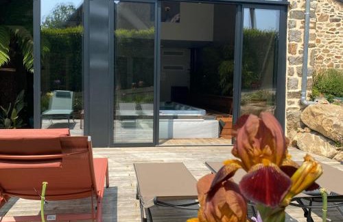 Dragey-Ronthon House | La grange de Tissey grand gîte avec spa et sauna