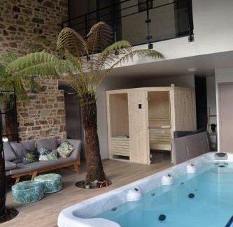 Dragey-Ronthon House | La grange de Tissey grand gîte avec spa et sauna
