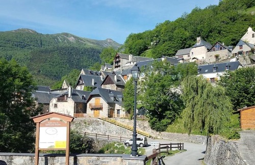 Saint-Lary-Soulan Ski Chalet | La grange du hameau