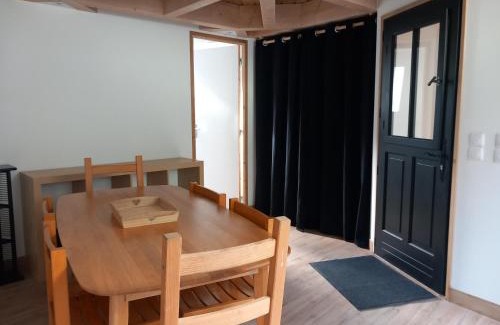Nazelles-Negron Apartment | La grange
