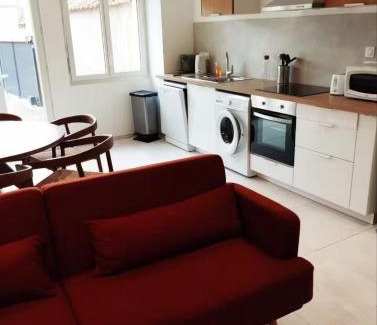 Jouy House | La Grange - Maison et Parking - Portes de Chartres