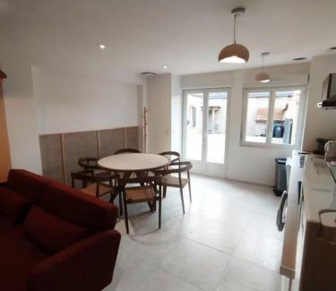 Jouy House | La Grange - Maison et Parking - Portes de Chartres
