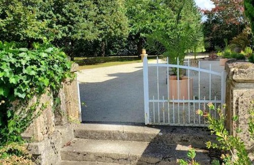Saintes Apartment | La Grelauderie 7