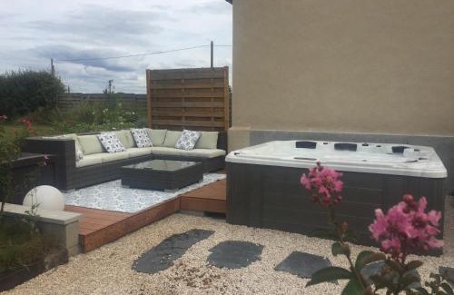 Mehers House | la grosse pierre