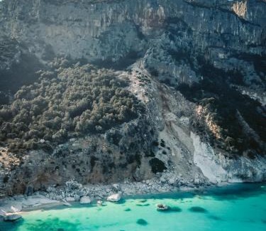 Urzulei Apartment | La Grotta Sardegna 5 Bedrooms each with a Private Ensuite Bathroom featuring a Hydromassage Shower Air Conditioning