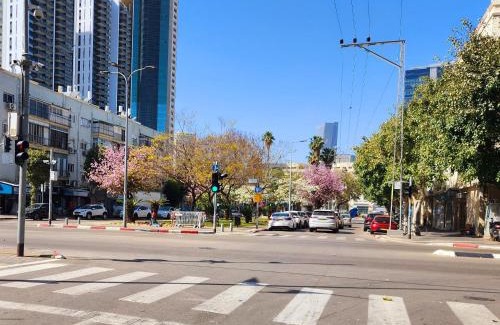 Tel Aviv Apartment | La Guardia on the boulevard