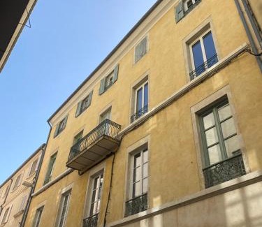 Nimes City Centre Apartment | La Halte des Arènes de Nîmes Emeraude, Havre de paix en ville