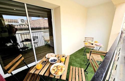 Quartier Administrations Apartment | La Halte Tendance - terrasse - clim