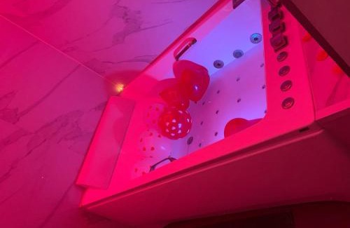 Jemeppe-sur-Meuse Apartment | La home Gold Jacuzzi