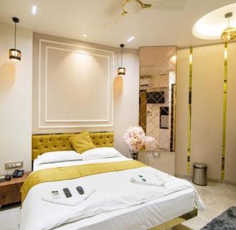Kurla West Hotel | La Hotel Metro near BKC