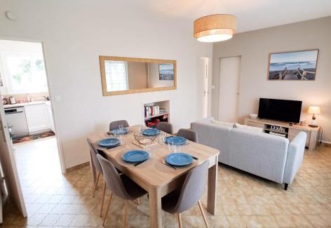 Royan House | La Huppe - MAISON FAMILIALE AVEC JARDIN, CENTRE VILLE, PROCHE PLAGE