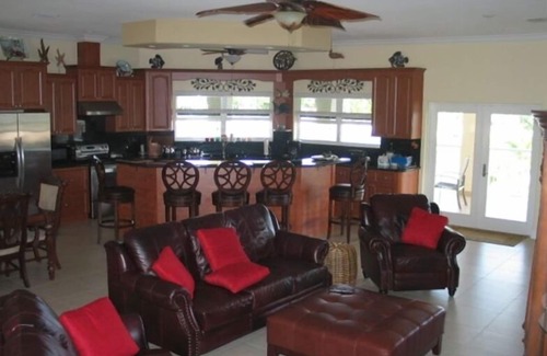 Tavernier House | La Isla Del Sueño - Your Private Island of Dreams