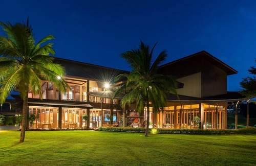 Sam Roi Yot Hotel | La Isla Pranburi Beach Resort