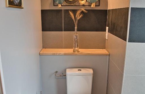 Le Cambout Bed & Breakfast | LA Jacarandière