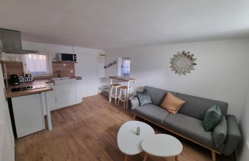 Seugy Apartment | La joie de vivre