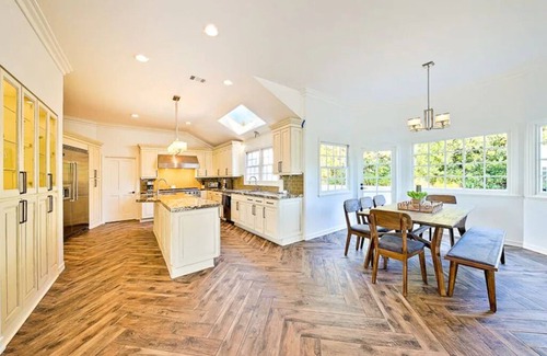 Country Club House | La Jolla Lifestyle With Private Pool, Spa, and Sport Court