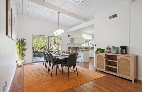 La Jolla Heights House | La Jolla Oasis | 4BR Luxury | Hot Tub | Close to Beach | Sleeps 12