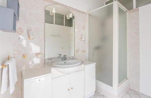 Saint-Vaast-la-Hougue House | La Jonquille