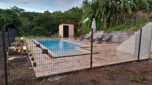 Saint-Pierre Apartment | La kay dédé avec piscine