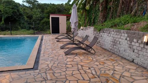 Saint-Pierre Apartment | La Kay'Loulou avec spa et piscine