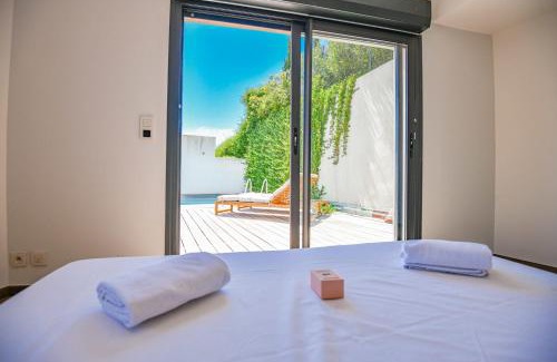 Roucas-Blanc Villa | La Kennedy - Villa vue mer avec piscine et parking