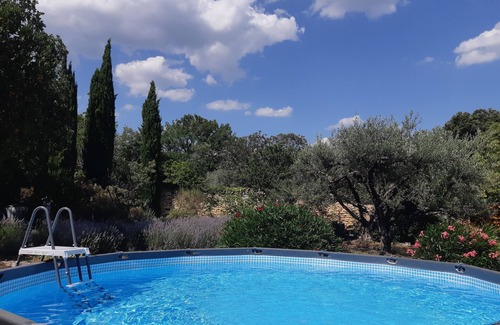 Cabrieres-d'Avignon House | La Lavande - Maison de Vacances en Provence Avec Piscine Privée et Jardin Arboré