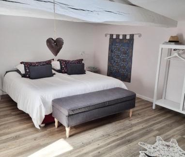 Fontcouverte House | La Loge du Grand Cèdre, gîte de charme