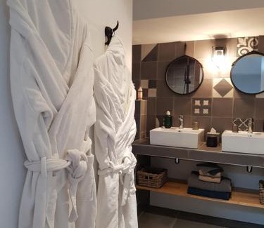 Fontcouverte House | La Loge du Grand Cèdre, gîte de charme