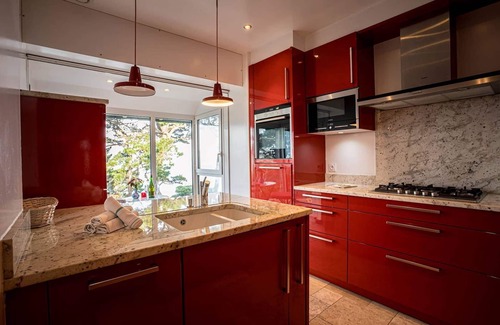 Perros-Guirec Ski Chalet | La loge · location vue mer à Perros Guirec