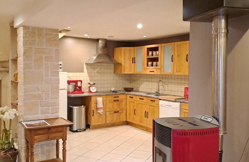 Villie-Morgon House | La Louvière, house sleeps 7 Villié-Morgon Beaujolais tasting possible