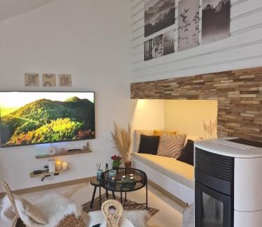 Blaimont Cabin | La Love Story