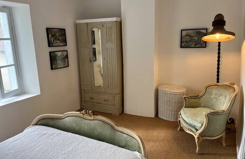 Sainte-Colombe-sur-lHers House | La Maison de Mama C: Charming french village home