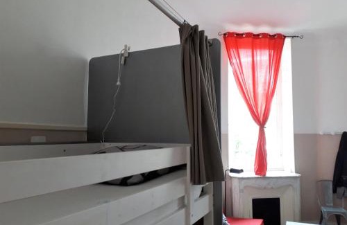 Jean-Medecin Hostel | La Maïoun Guesthouse