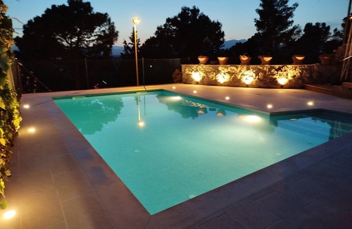 Montjuic House | La Magrana Girona. NEW SWIMMING POOL summer 2025. Charming Villa stunning views