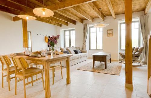 Saint-Georges-de-Grehaigne House | La Maison de Léon