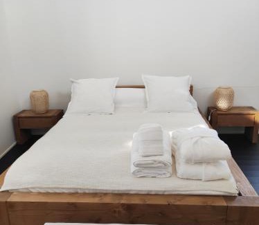 Montaren-et-Saint-Mediers Villa | La Maison joyeuse à 5 minutes d'Uzès