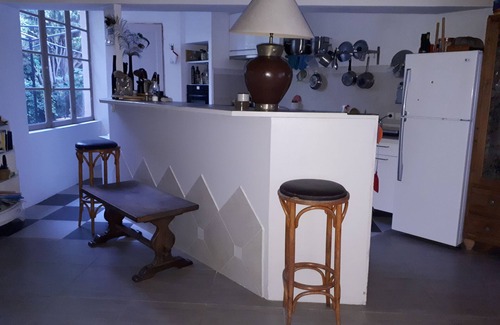 Saint-Laurent-d'Aigouze House | La Maison du Micocoulier, 80 m2, and its large green patio